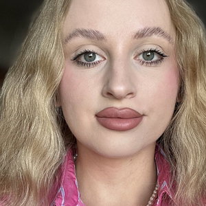 Olena, Welpenbetreuung in Munchen