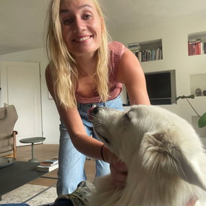 Sanne, Hondenoppas in Frederik Hendrikbuurt, Amsterdam