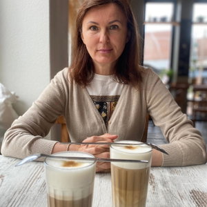 Olena, Hondenoppas in Amsterdam