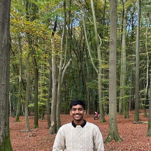 Venkatesh, Hondenoppas in Arnhem