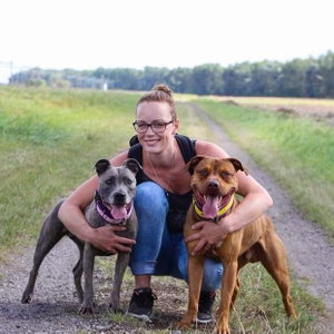 Annemieke, Hondenoppas in S Gravenhage