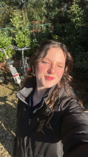 Danique, Hondenuitlaatservice in Nietap