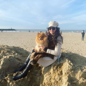 Stephanie, Kattenoppas in 's Gravenhage