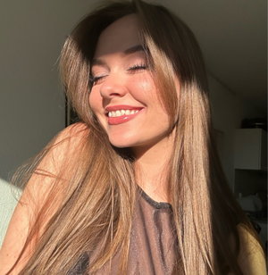Viktorija, Hondenoppas in Amsterdam