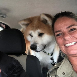 Carola, Hondenoppas in Amsterdam