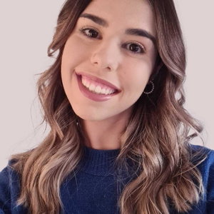 Ines, Hondenoppas in Amsterdam