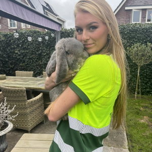 Celine, Kattenoppas in Assendelft