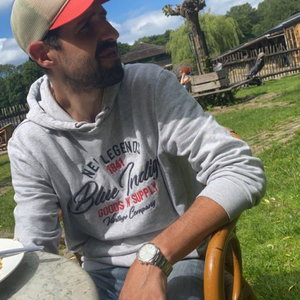 Ricardo, Hondenoppas in Nederland