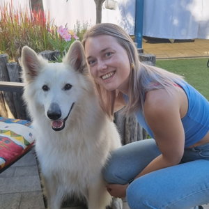 Martine, Hondenoppas in St. Willebrord