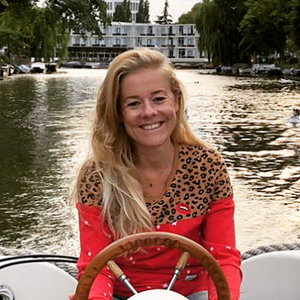 Laura, Hondenoppas in Amsterdam