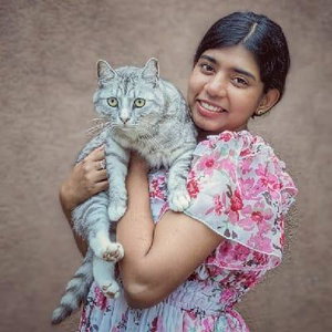 Anusha, Cat Sitting in Frankfurt
