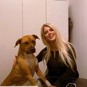 Denise, Seniorenhundebetreuung in Hannover