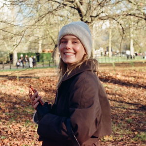 Jackie, Hondenoppas in Amsterdam