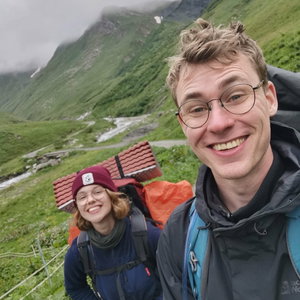 Nikita en, Hondenopvang in 's Gravenhage