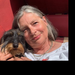 Stephanie, Seniorenhundebetreuung in Berlin