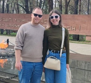 Polina and Mark, Hondenpension in Hierden