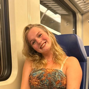 Maaike, Hondenoppas in Almere