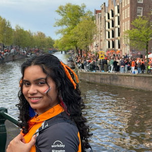 Shreya, Huisoppas in 's Gravenhage