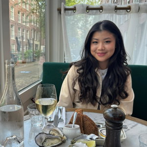 Agnes, Hondenoppas in Rotterdam