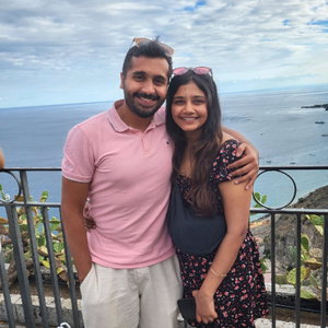 Praveen and Aishwarya, Hondenopvang in Rivierenbuurt, S Gravenhage