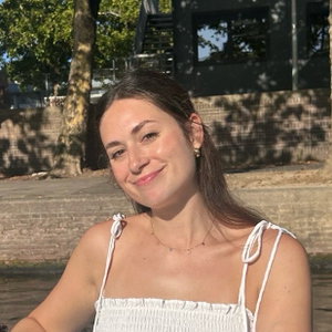 Maite, Hondenoppas in Amsterdam