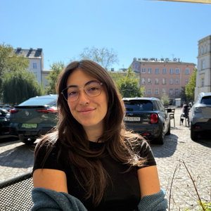 Maria, Hondenoppas in Rotterdam