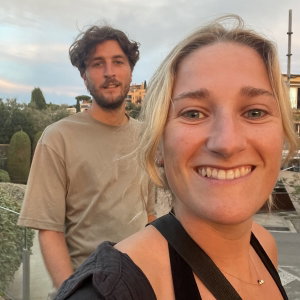 Guusje, Hondenoppas in Amsterdam