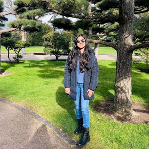 Nirali, Dog Walking in Hurth