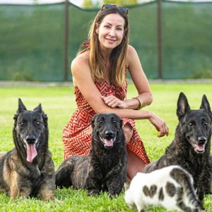 Iva, Kattenoppas in 's Gravenhage