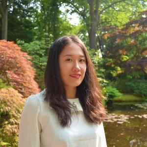 Mengfei, Hondenoppas in Rotterdam