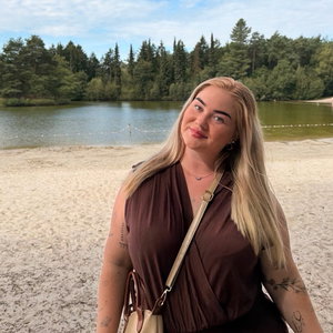 Tjitske Silke, Hondenuitlaatservice in Nietap