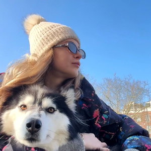 Kubra, Hondenoppas in Amsterdam