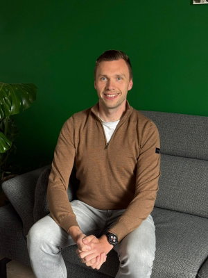 Arjan, Huisoppas in 's Gravenzande