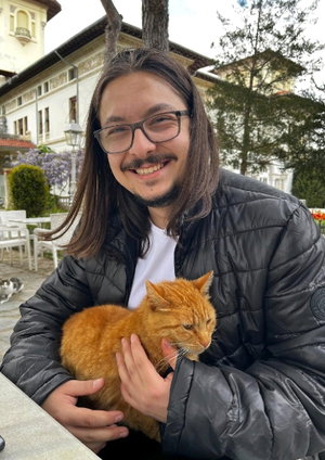 Armagan, Kattenoppas in Rotterdam