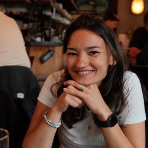 Marnie, Hondenoppas in Rotterdam